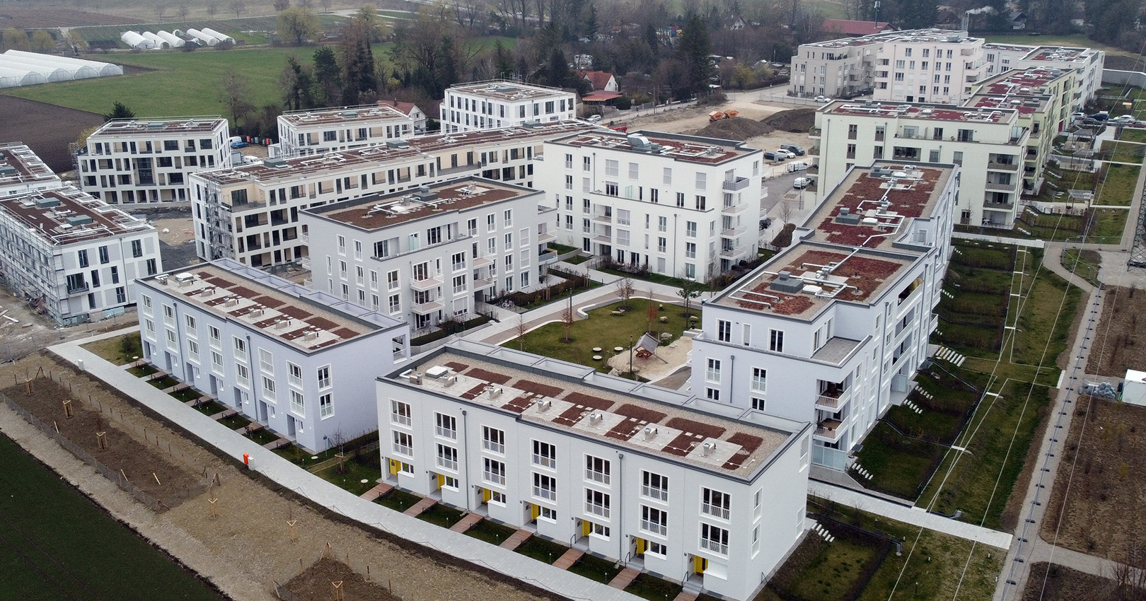 Aussenansicht mehrerer Wohngebäude